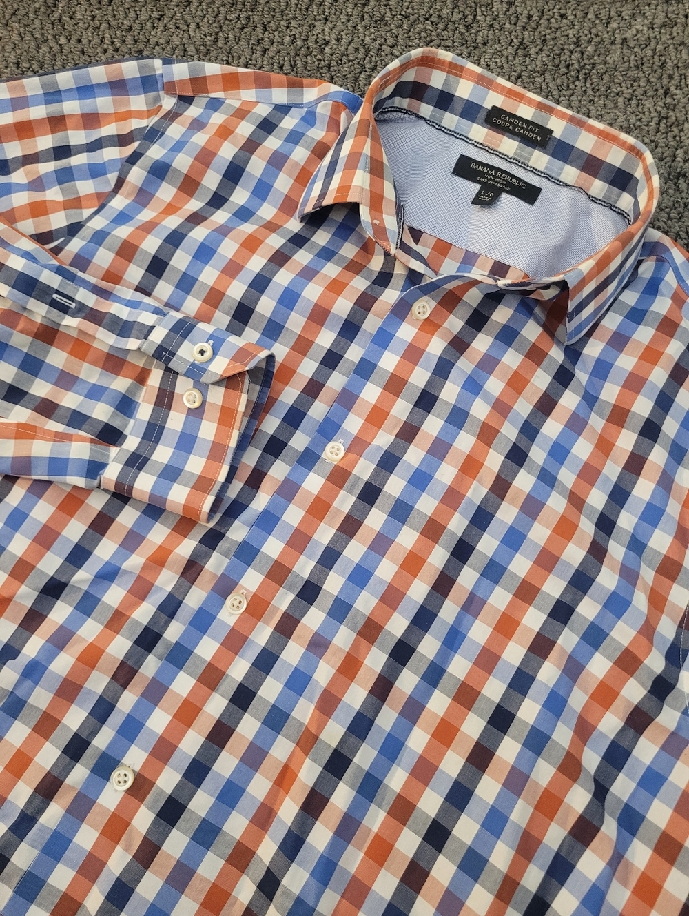 Banana Republic Men's Non-Iron Button Up Shirt Size L